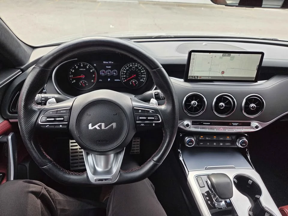 2023 Kia Stinger - Image 17 of 19