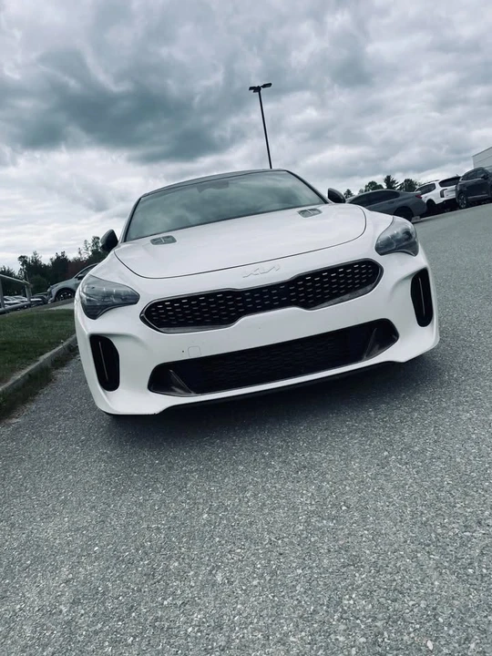 2023 Kia Stinger - Image 2 of 7