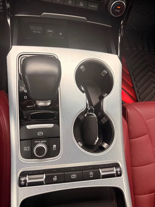 2023 Kia Stinger - Image 14 of 16