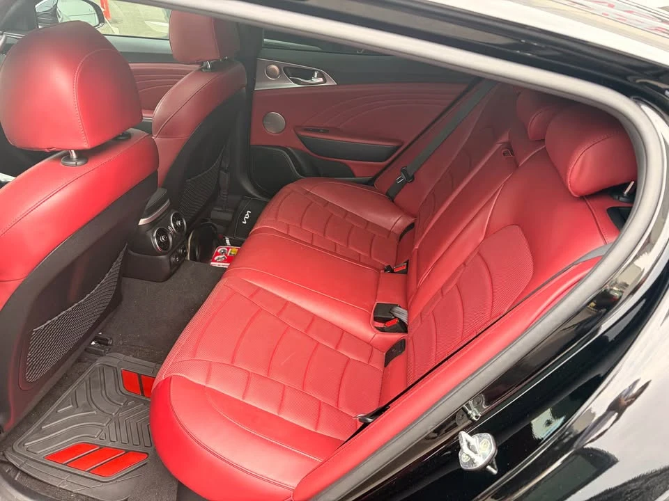 2023 Kia Stinger - Image 11 of 16