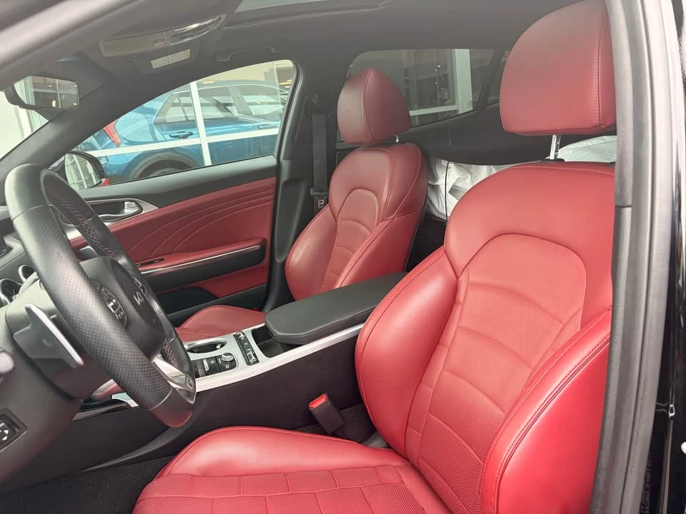 2023 Kia Stinger - Image 9 of 16