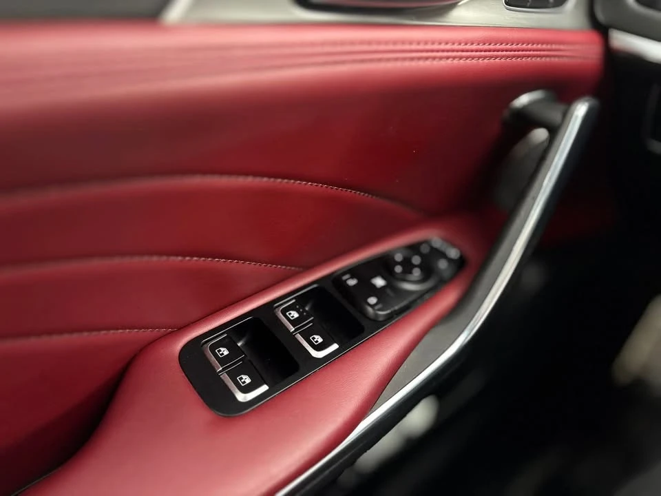 2023 Kia Stinger GT - Image 9 of 16