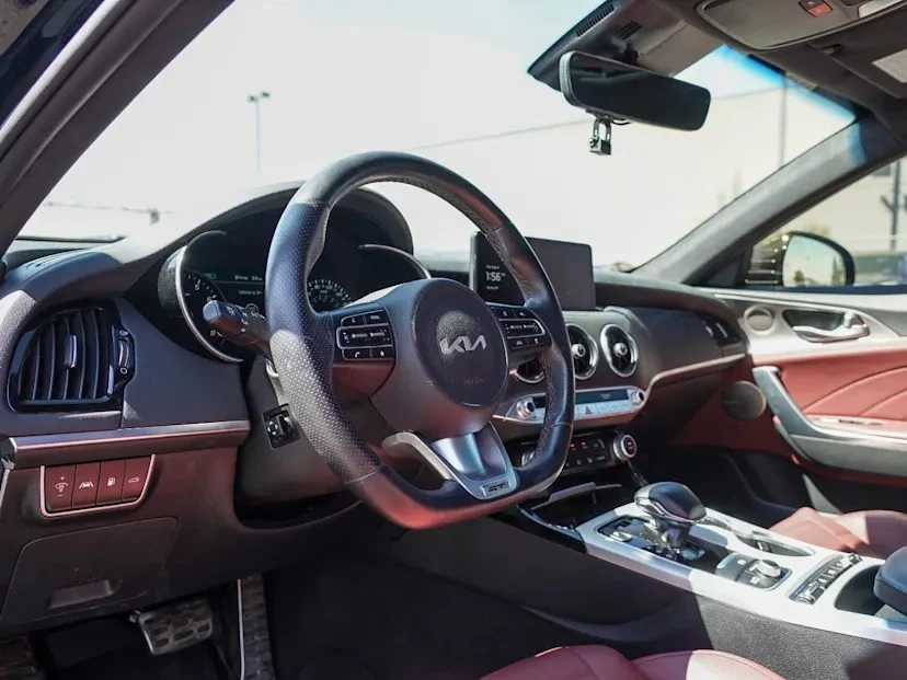 2023 Kia Stinger GT - Image 10 of 20
