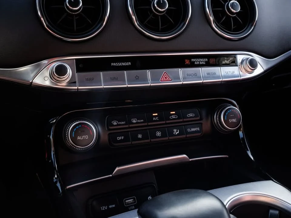 2023 Kia Stinger GT - Image 13 of 17
