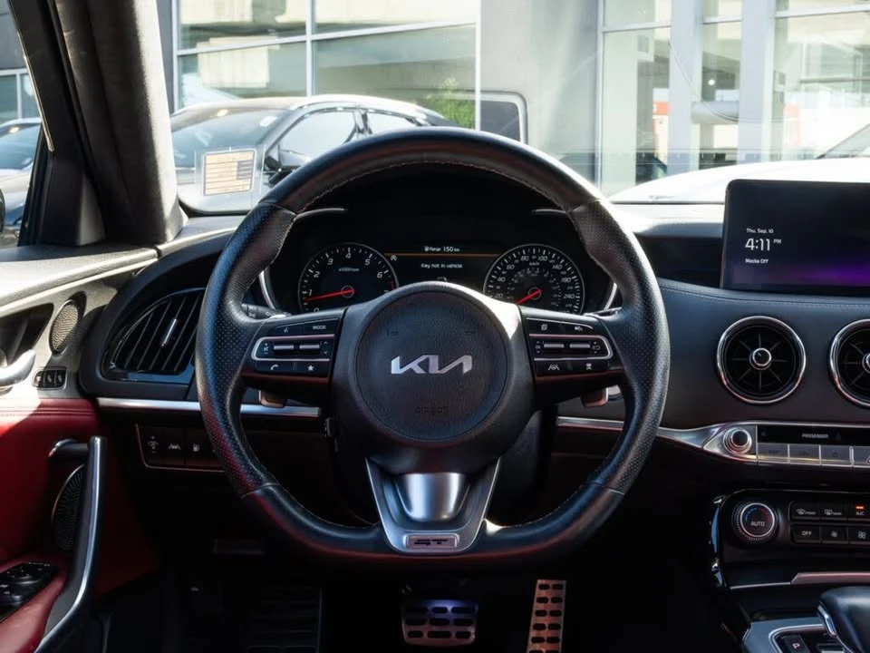 2023 Kia Stinger GT - Image 8 of 17