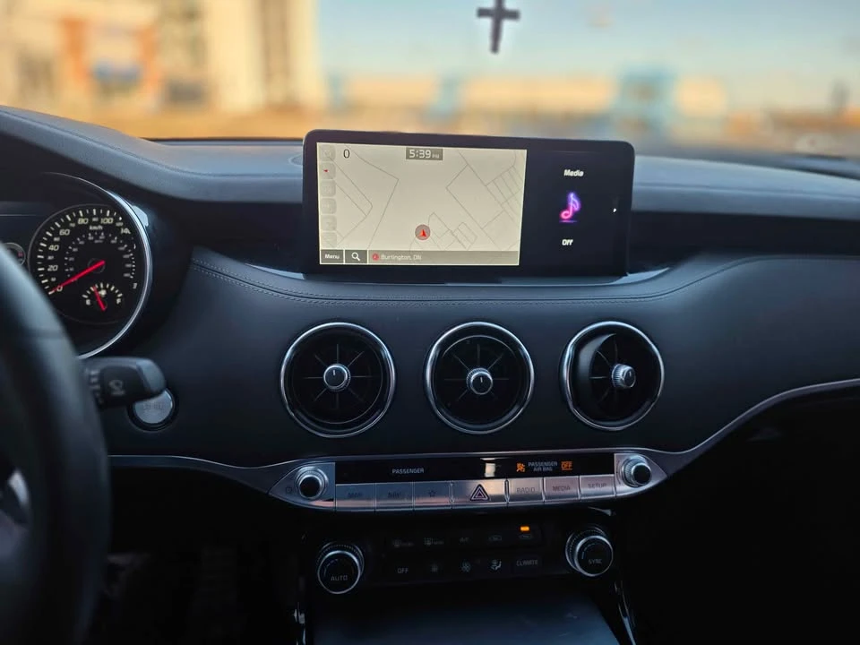 2023 Kia Stinger GT - Image 2 of 9