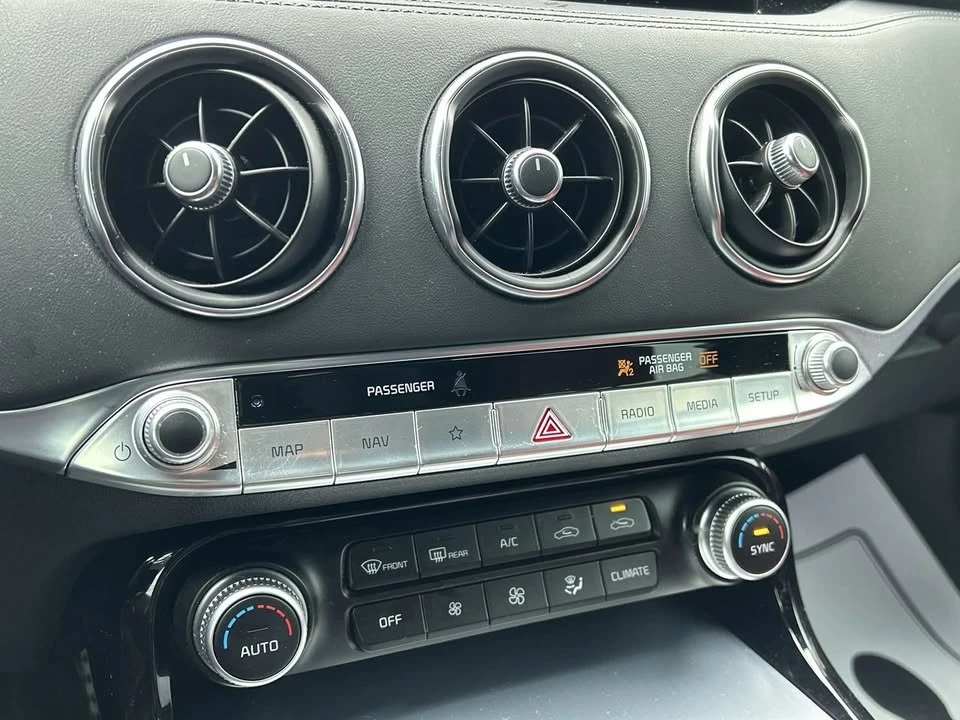 2023 Kia Stinger GT - Image 10 of 17