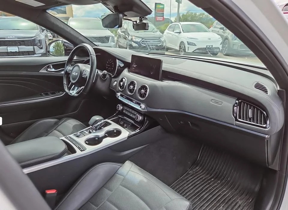 2023 Kia Stinger GT - Image 13 of 15