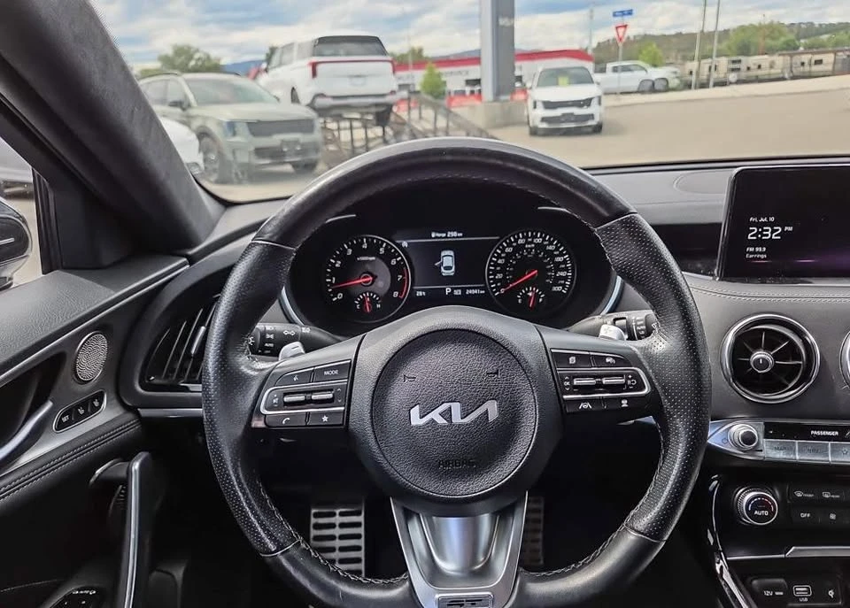 2023 Kia Stinger GT - Image 8 of 15