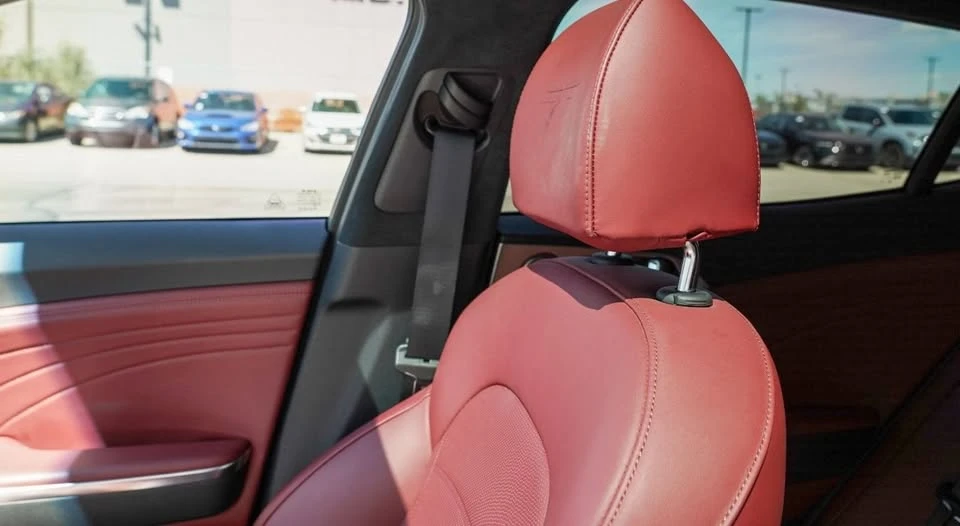 2023 Kia Stinger GT - Image 17 of 20