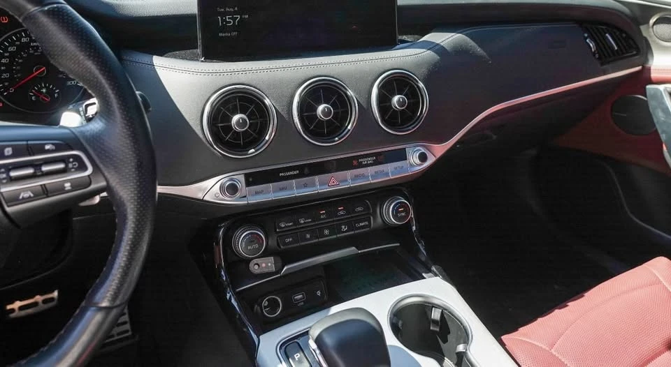 2023 Kia Stinger GT - Image 16 of 20