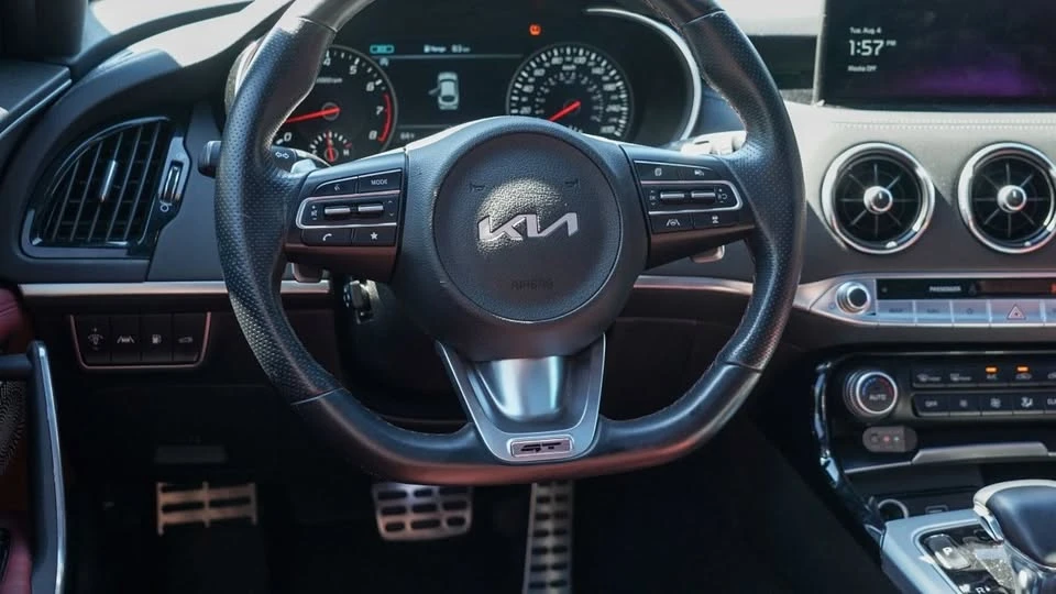 2023 Kia Stinger GT - Image 15 of 17