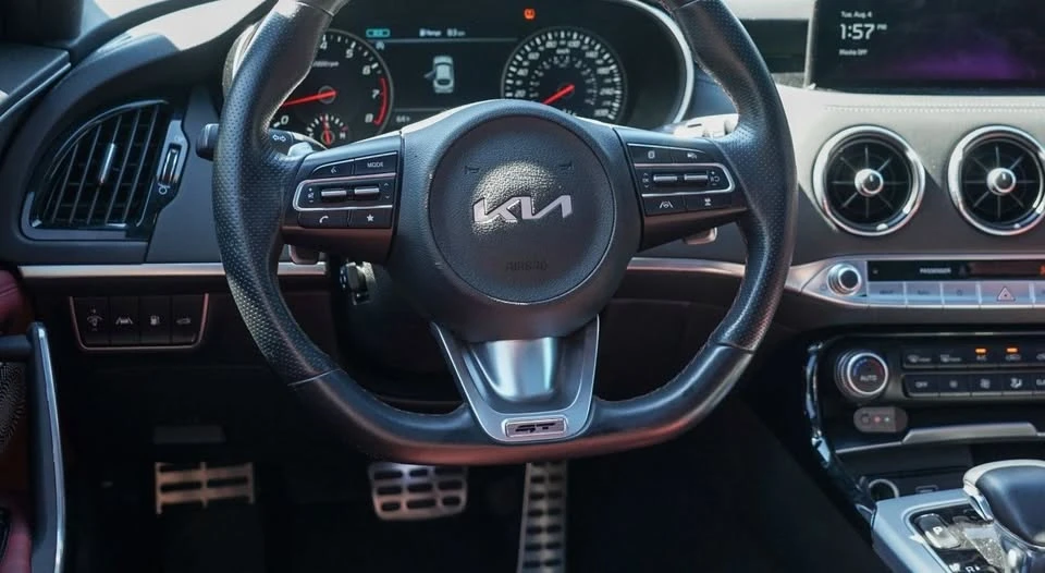 2023 Kia Stinger GT - Image 19 of 20