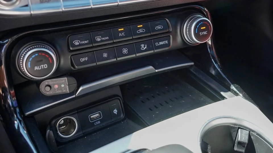 2023 Kia Stinger GT - Image 11 of 17