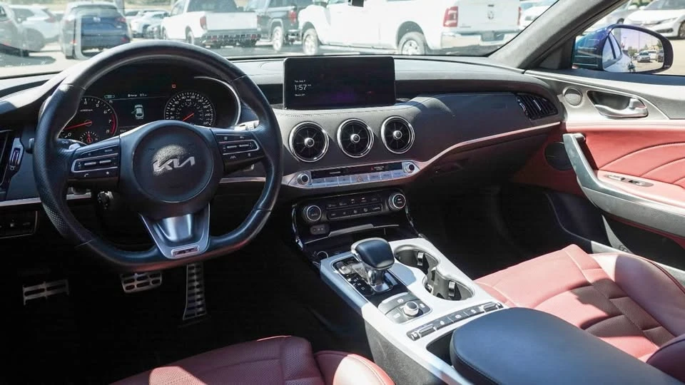 2023 Kia Stinger GT - Image 16 of 17