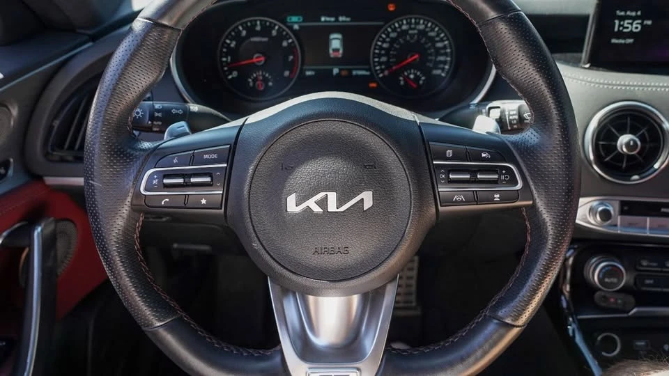 2023 Kia Stinger GT - Image 8 of 17
