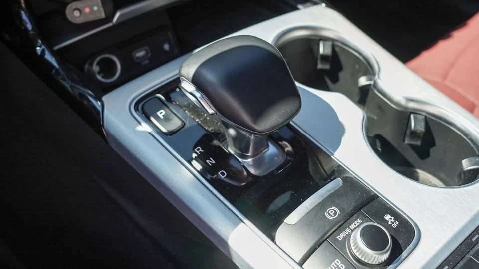 2023 Kia Stinger GT - Image 10 of 17