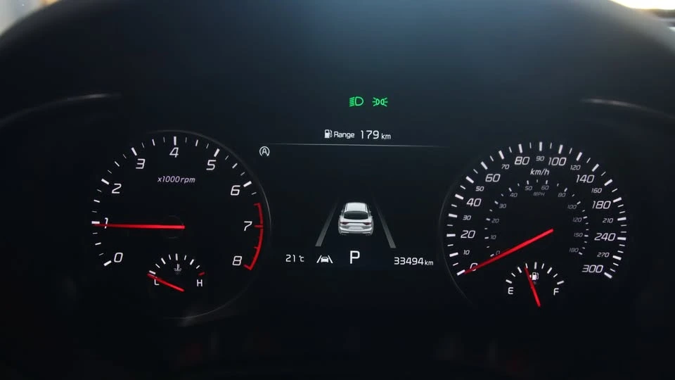 2023 Kia Stinger GT - Image 8 of 16