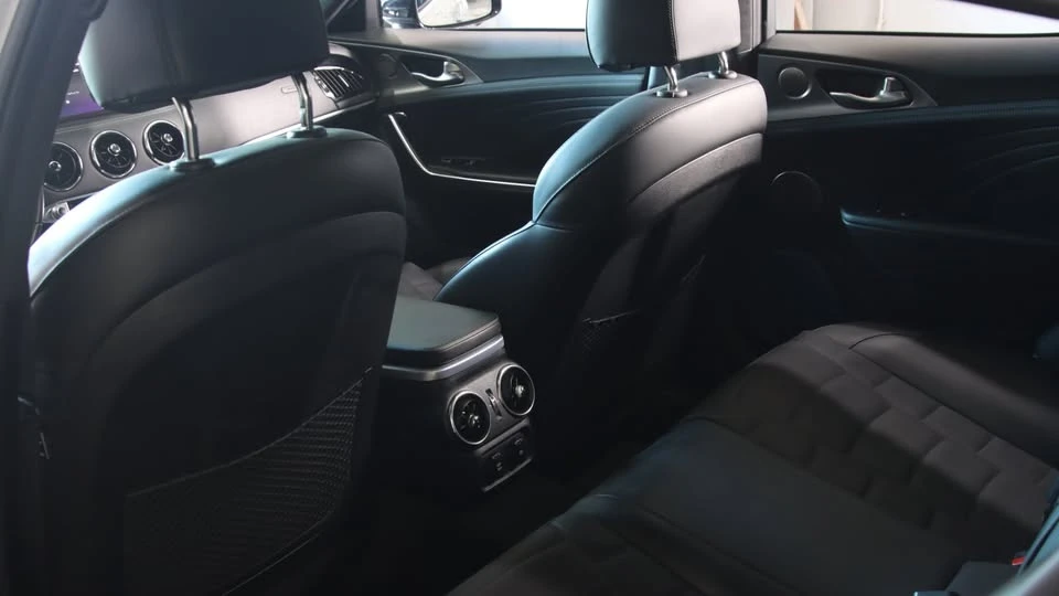 2023 Kia Stinger GT - Image 15 of 16