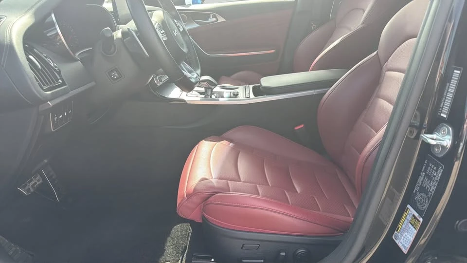 2023 Kia Stinger GT - Image 17 of 20
