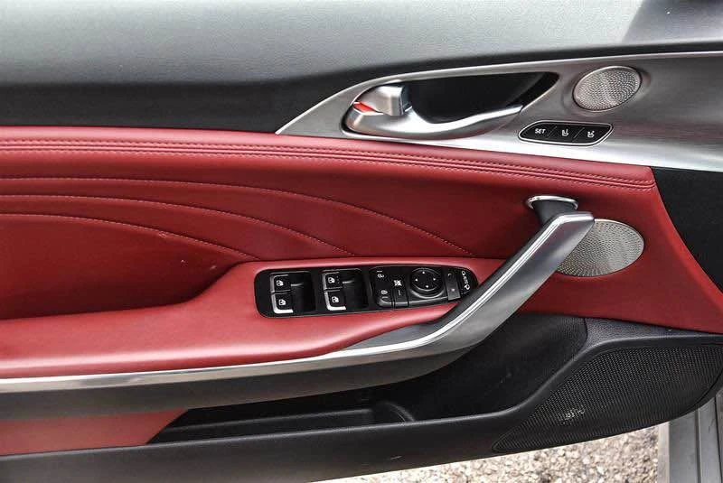 2023 Kia Stinger GT - Image 8 of 18