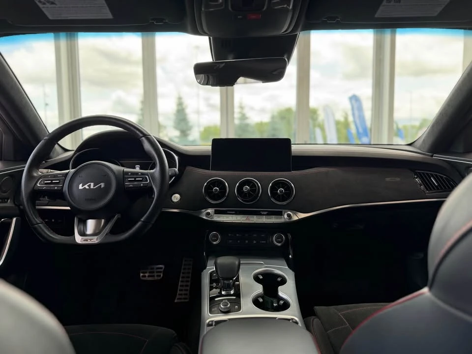 2023 Kia Stinger GT - Image 10 of 19