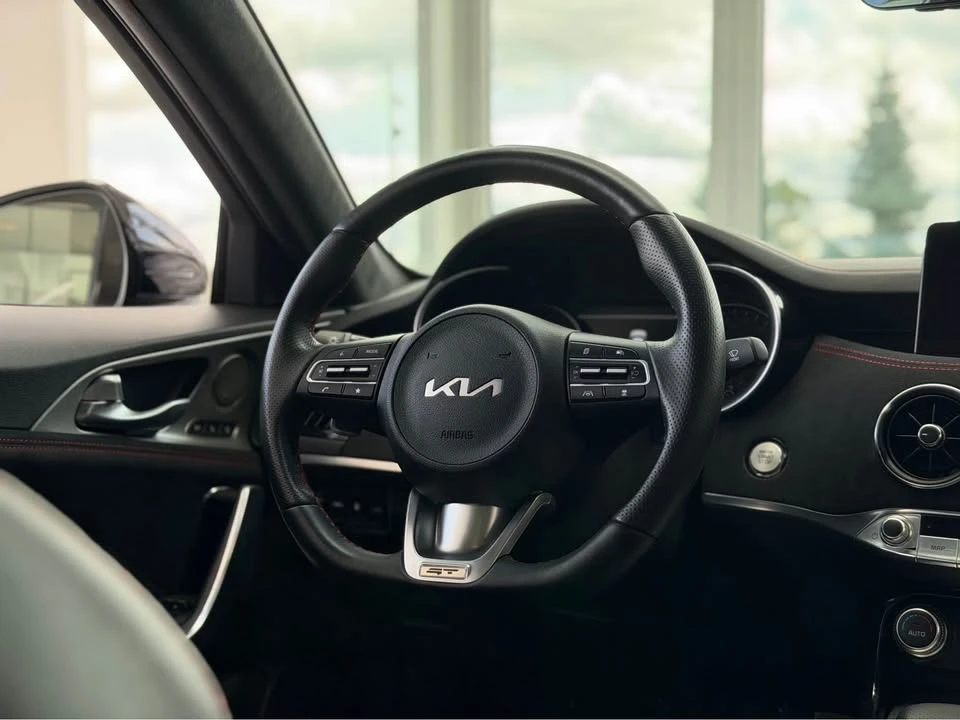 2023 Kia Stinger GT - Image 11 of 19