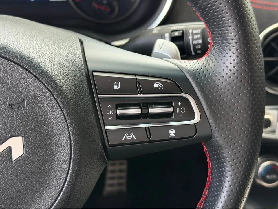 2023 Kia Stinger GT - Image 14 of 19
