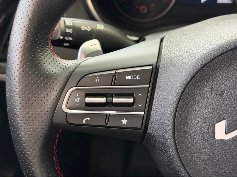 2023 Kia Stinger GT - Image 13 of 19