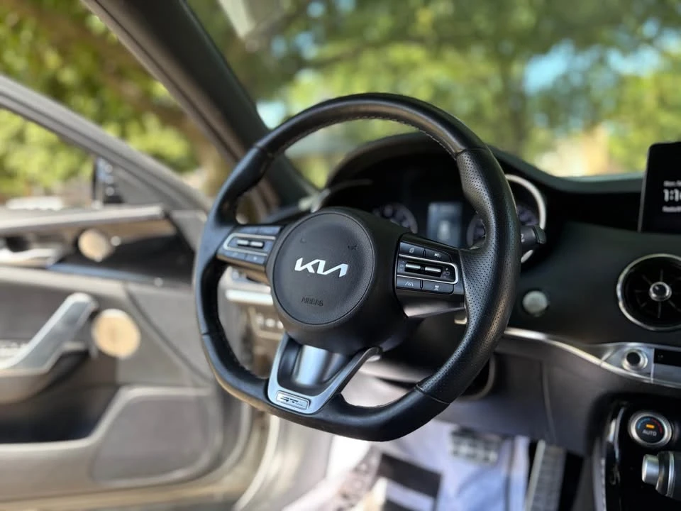 2023 Kia Stinger GT - Image 12 of 16