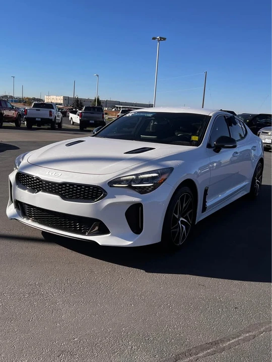 2023 Kia Stinger - Image 3 of 9