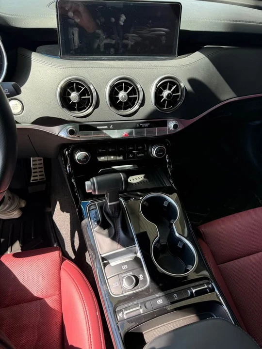 2023 Kia Stinger GT - Image 10 of 15