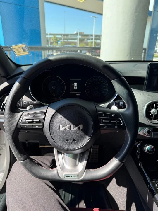 2023 Kia Stinger GT - Image 11 of 15