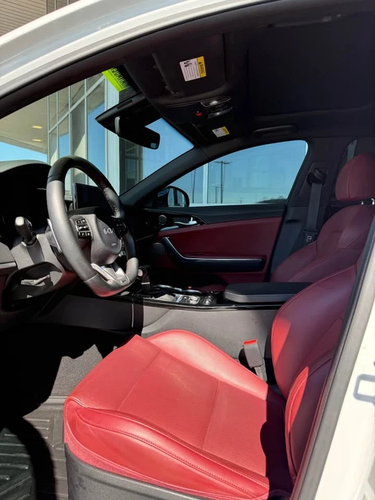 2023 Kia Stinger GT - Image 9 of 15