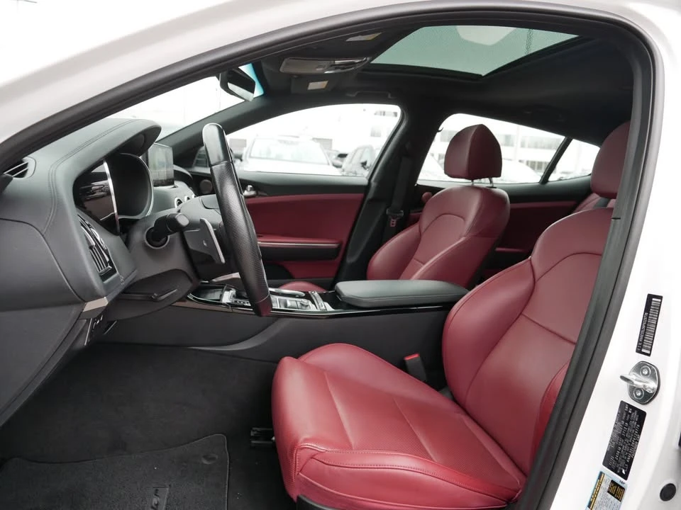 2023 Kia Stinger - Image 11 of 19