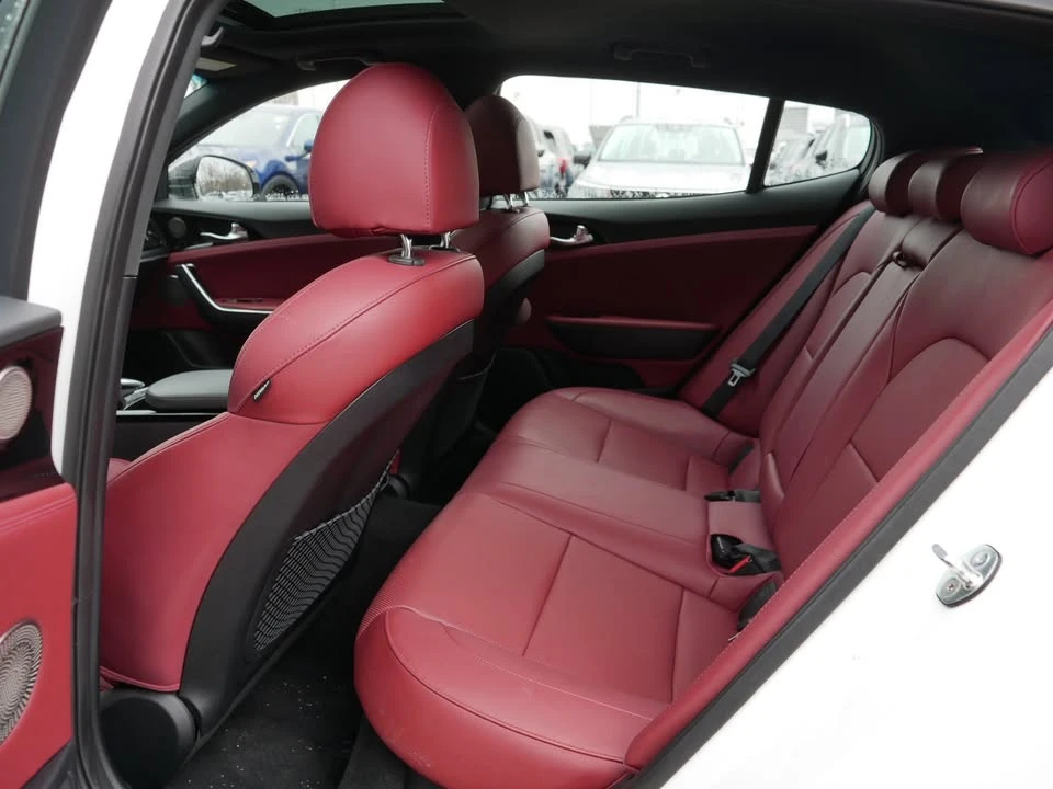 2023 Kia Stinger - Image 13 of 19