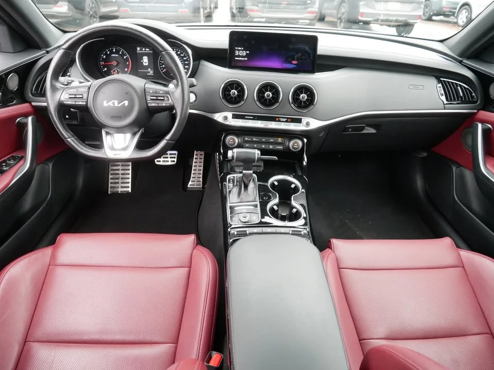 2023 Kia Stinger - Image 10 of 19