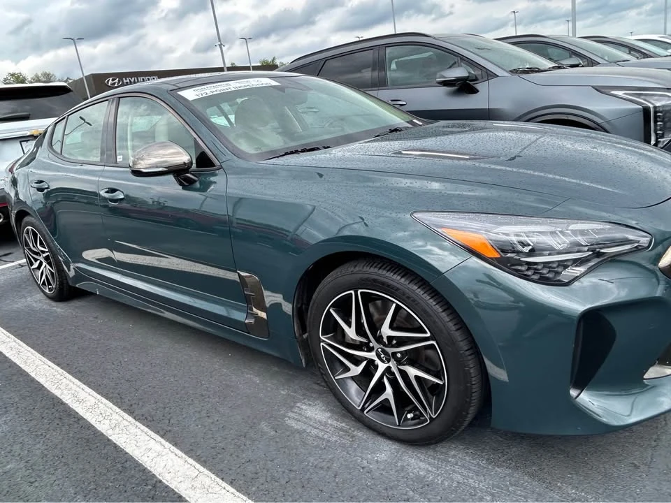2023 Kia Stinger - Image 2 of 16