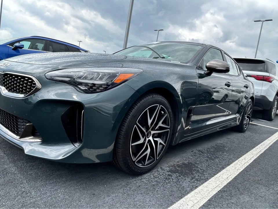 2023 Kia Stinger - Image 3 of 16