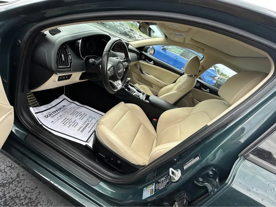 2023 Kia Stinger - Image 15 of 16