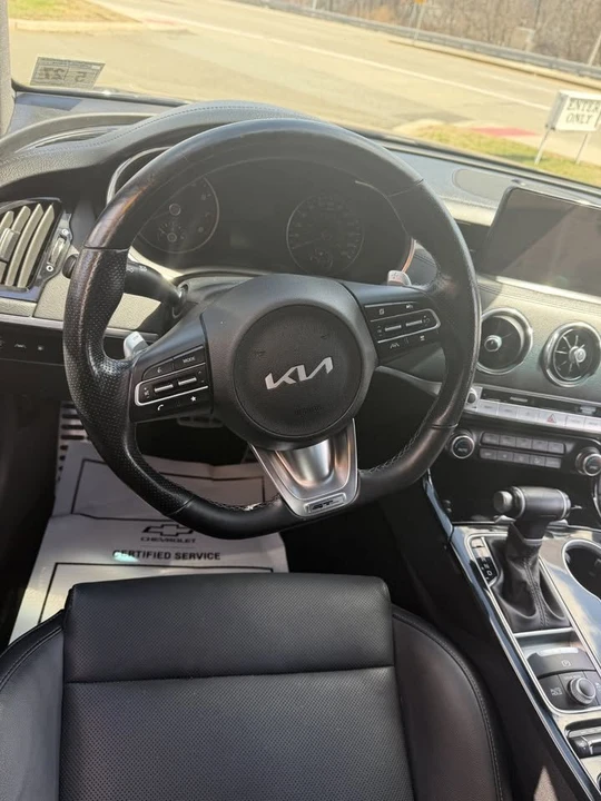 2023 Kia Stinger - Image 8 of 11