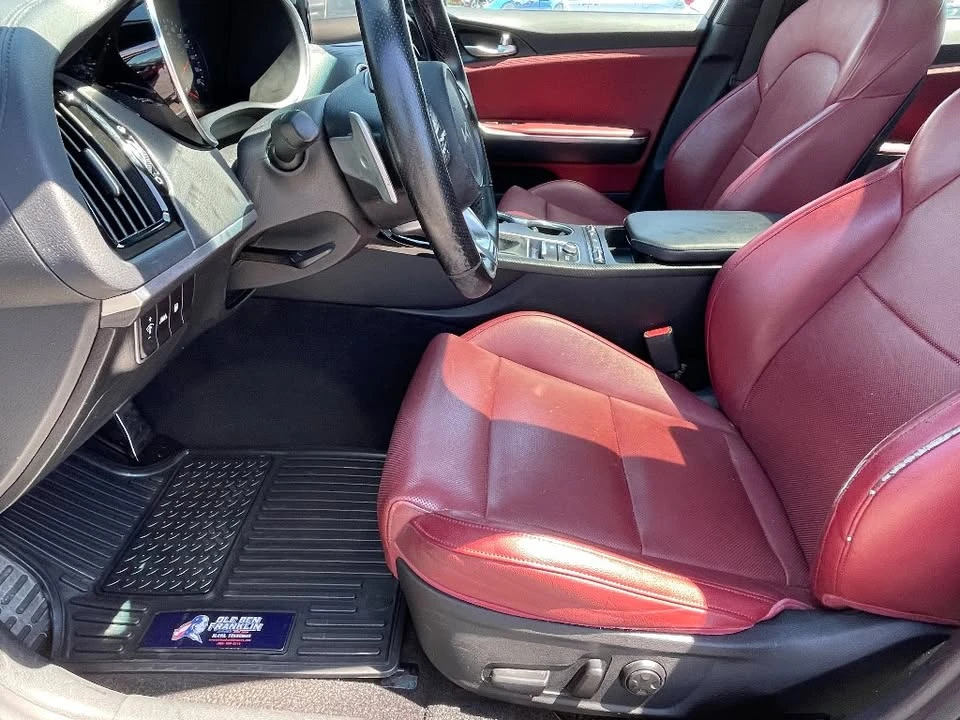 2023 Kia Stinger - Image 18 of 20