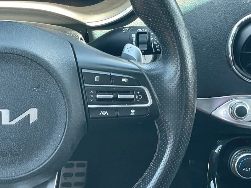2023 Kia Stinger - Image 10 of 20
