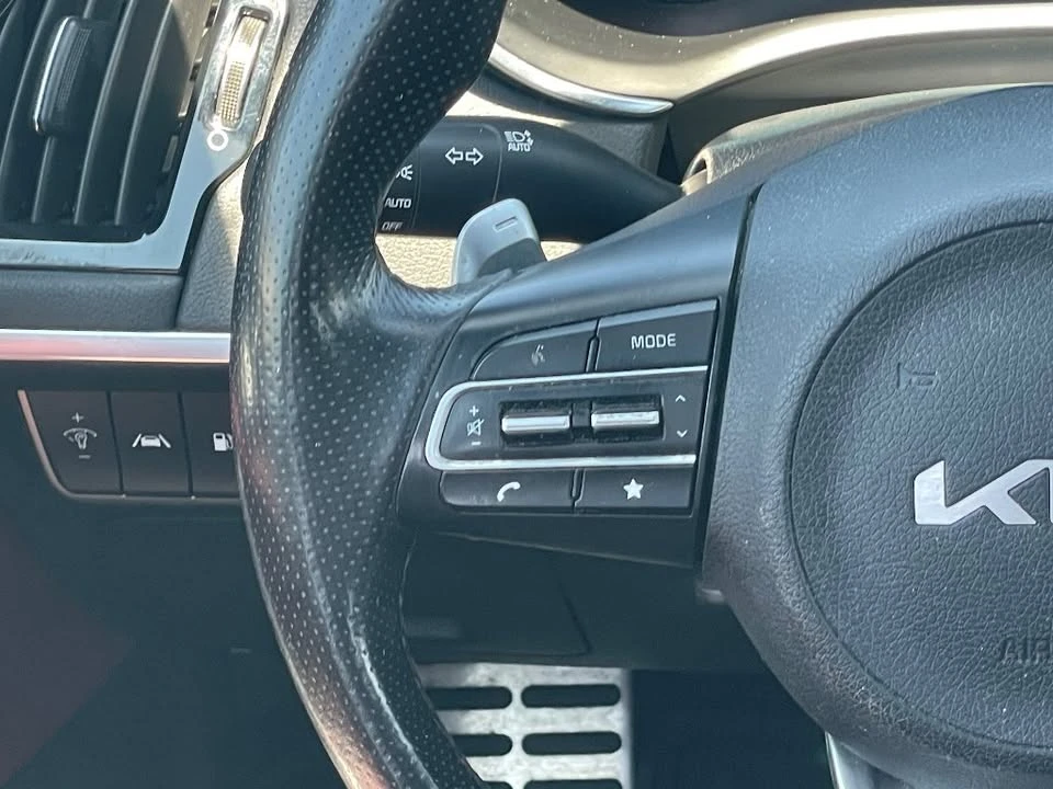 2023 Kia Stinger - Image 9 of 20