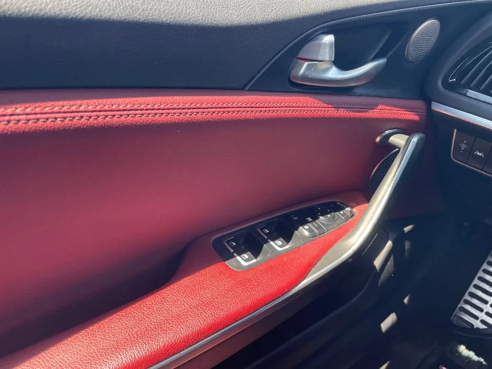 2023 Kia Stinger - Image 14 of 20