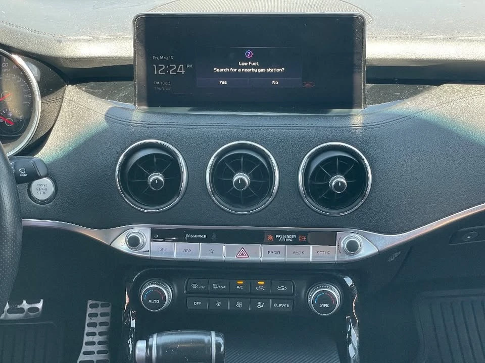 2023 Kia Stinger - Image 11 of 20