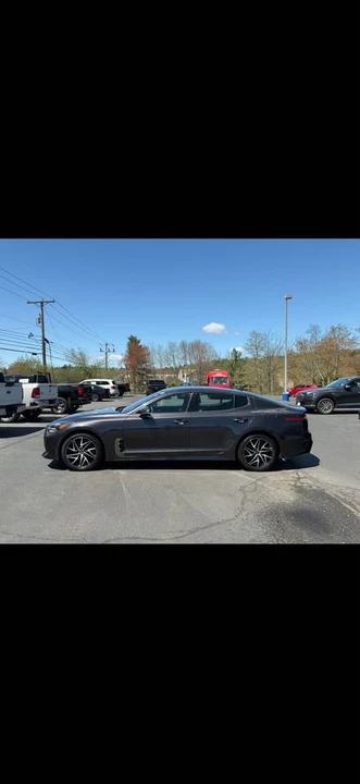 2023 Kia Stinger - Image 2 of 9