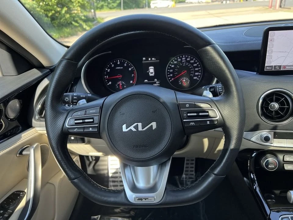 2023 Kia Stinger GT - Image 16 of 20