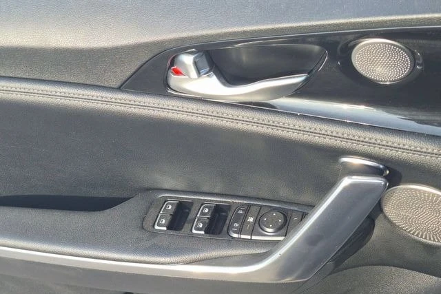 2023 Kia Stinger GT - Image 15 of 20