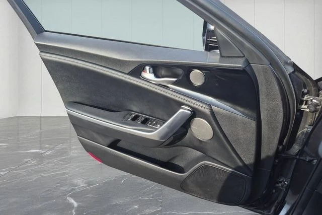 2023 Kia Stinger GT - Image 14 of 20